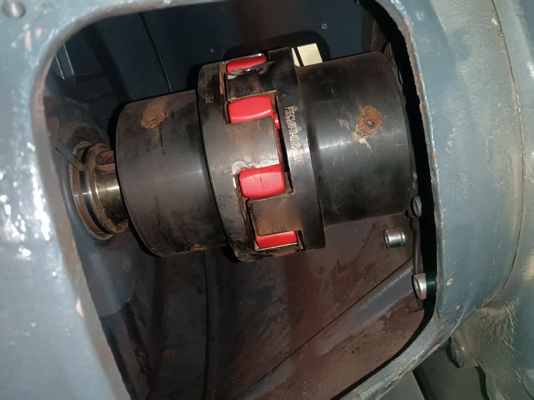 换好的，开山280KW进口联轴器胶垫.jpg