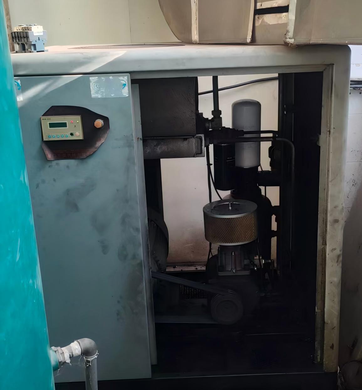 贵阳某电子厂空压机换皮带