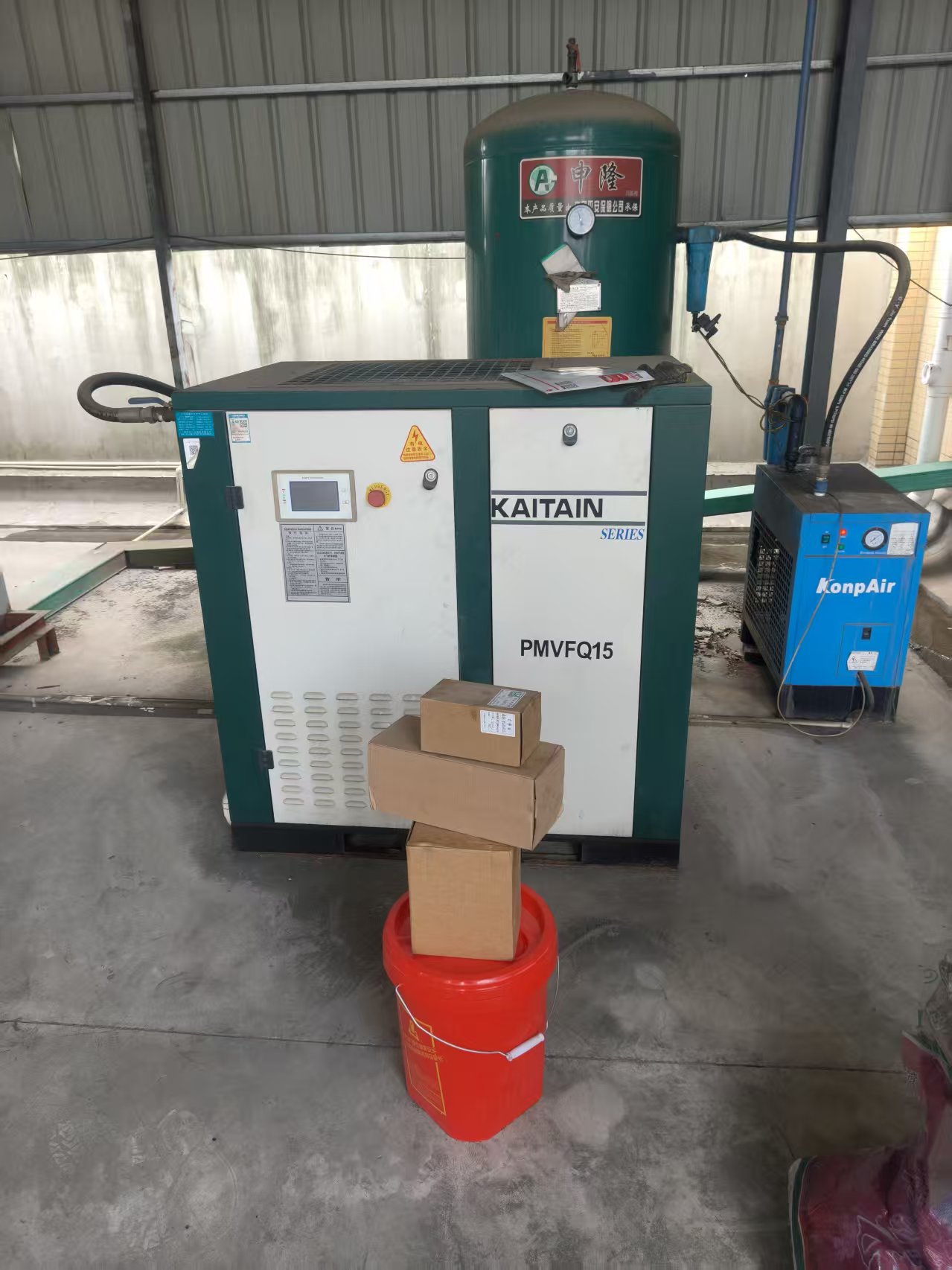 毕节某厂15KW 空压机上门保养